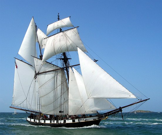 La Recouvrance – Replica aviso schooner, early 19th century.